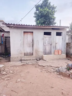 Vente d'une villa à Legbassito Assiko, 4 chambres + dépendance, demi-lot 300 m², à 1 km du goudron – 22 millions FCFA (dernier prix) — photo 11