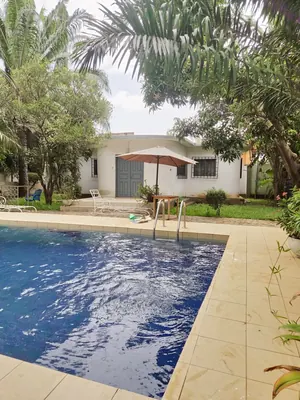 Vente d'une villa à Agoè Cacaveli, meublée avec piscine, 6 chambres sur 2 lots et demi – 350 millions FCFA — photo 8