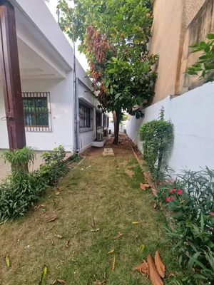 Location d'une villa basse à Forever, 4 chambres, avec jardin et dépendances – 500 000 FCFA négociable — photo 5