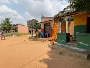 Terrain demi-lot 300 m² à vendre à Adidogomé Yokoe – 18 millions FCFA — photo 3