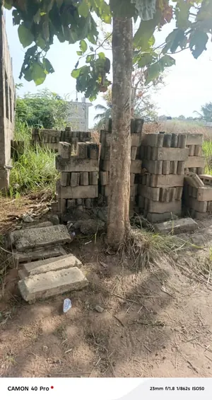 Vente d'une villa à Agoè Legbassito Avinato, 5 chambres, 1 lot (600 m²), en angle de rue, niveau dalle – 40 millions FCFA — photo 13