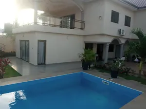 Vente d'une villa duplex à Agoè Légbassito, avec piscine, 1 lot en angle de rue – 120 millions FCFA — photo 6