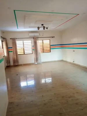 Vente d'une villa à Hountigomé, R+2, 10 chambres, 447 m², angle de rue – 250 millions FCFA — photo 9