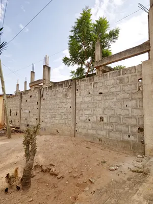 Vente d'une villa inachevée à Légbassito Marina, 3 chambres, 172 m², angle de rue, proche du goudron – 18 millions FCFA — photo 2