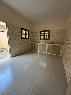 Villa duplex 8 chambres à louer à Djidjolé – 550 000 FCFA/mois — photo 5
