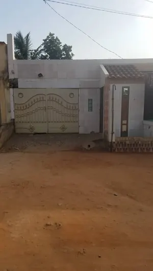Vente d'une villa à Zanguera Klikame, 1 chambre salon, avec garage, boutique et forage – 25 millions FCFA — photo 3