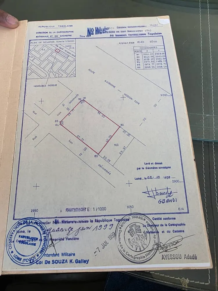 Terrain 4 lots en angle de rue à vendre en bord du goudron de la CEDEAO à Agoé Sogbossito – 350 millions FCFA
