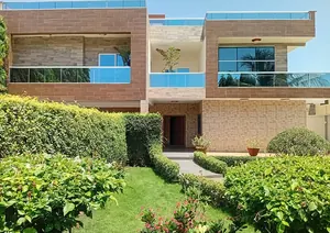 Villa 7 chambres de 900 m² en vente à Agoè 2 lions – 280 millions FCFA — photo 1