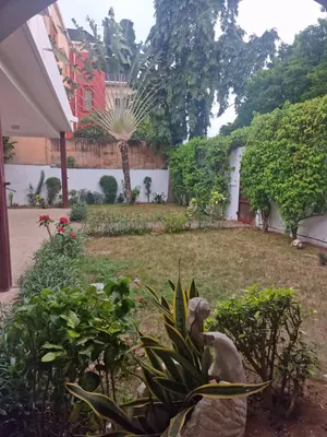 Location d'une villa basse à Forever, 4 chambres, avec jardin et dépendances – 500 000 FCFA négociable — photo 1