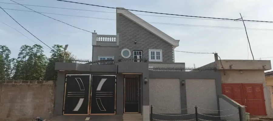 Villa 7 pièces nouvelle construction en vente à Adidogomé Base Ebomaf – 135 millions FCFA à débattre