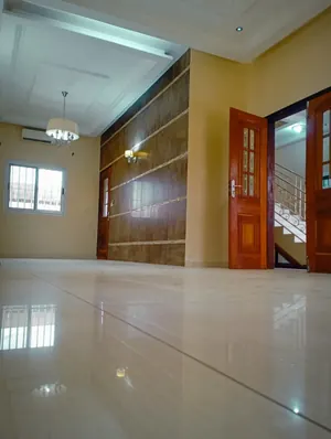 Villa R+1 en location au bord du goudron à Cacaveli – 500 000 FCFA — photo 4