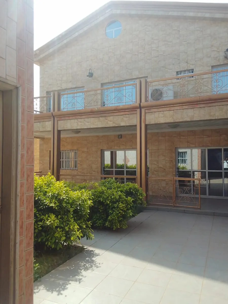 Villa R+1 5 chambres en vente à Totsi Gblinkomé – 100 millions FCFA