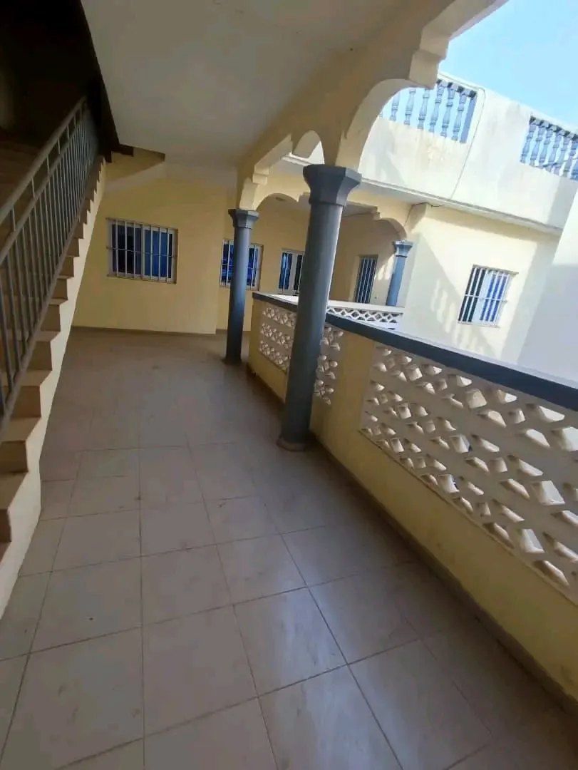 Villa duplex 6 chambres 300 m² en vente à Avédji Leo 2000 – 95 millions FCFA