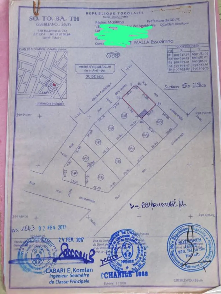 Terrain en angle de rue à vendre à Agoé Démakpoé – 55 millions FCFA