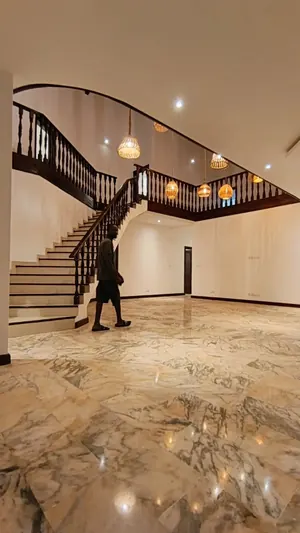 Villa 5 chambres à vendre à Tokoin Casablanca, 690 m² avec piscine et garage – 290 millions FCFA — photo 4