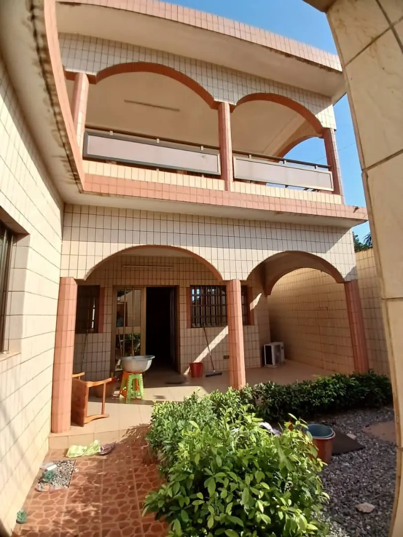 Villa duplex jumelée 4 chambres à vendre à Hédzranawoé – 70 millions FCFA