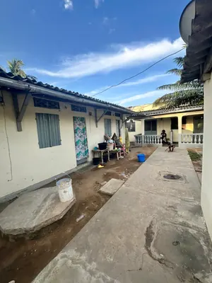Maison 3 pièces en vente à Agbata, proche du goudron – 18 millions FCFA — photo 2