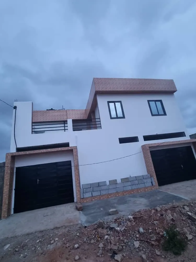 Villa 2 chambres 100 m² en vente à Segbé Akato – 24 millions FCFA
