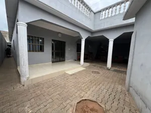 Villa 3 chambres à vendre sur 300 m² à Nanégbé – 47 millions FCFA