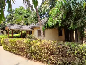 Hôtel opérationnel 4 lots en vente à Djidjolé – 500 millions FCFA — photo 5