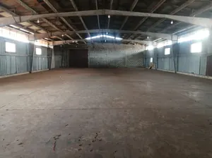 Entrepôt 1000 m² à louer dans la zone portuaire Grand Moulin à Lomé – 2 500 000 FCFA