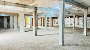 Entrepôt 400 m² à louer proche du goudron à Tokoin Aéroport – 1,5 million FCFA/mois — photo 2