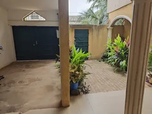 Villa 3 niveaux 3 appartements à vendre à Adidogomé Lycée Technique – 100 millions FCFA — photo 13
