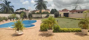 Villa duplex 12 chambres 2400 m² à vendre à la Cité OUA (Caisse), Lomé – 1,8 milliards FCFA — photo 2