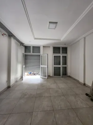 Immeuble R+5 en location à Assivito – 8 000 à 10 000 FCFA/m² — photo 5