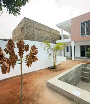 Vente d'une villa duplex à Djidjolé Kouvahey, 4 pièces, 170 m², nouvelle construction avec piscine – 65 millions FCFA — photo 7
