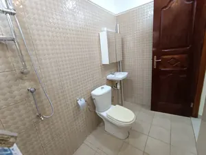 Terrain 1 lot clôturé et bâti 6 pièces en vente à Amadahomé (Hotel Stonia) – 45 millions FCFA — photo 3