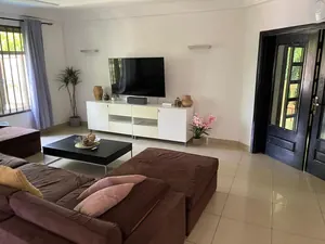 Maison meublée 5 pièces avec piscine à louer à Avépozo – 1 000 000 FCFA/mois — photo 6
