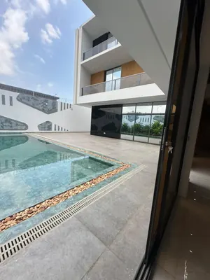 Vente d'une villa à Tokoin Wuiti, 5 chambres, R+2, avec piscine et jardin – 820 millions FCFA à débattre — photo 14