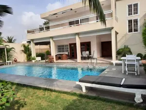 Villa duplex 6 chambres avec piscine en vente à Avepozo proche de la plage – 350 millions FCFA — photo 2