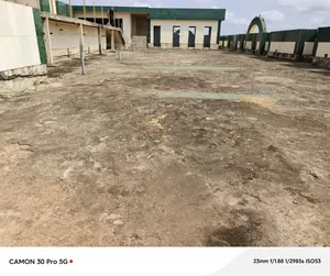 Hôtel 23 chambres 1200 m² en vente en angle de rue à Apessito – 210 millions FCFA — photo 3