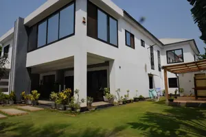 Villa duplex 6 chambres en vente sur 1 lot à Avénou – 200 millions FCFA — photo 4