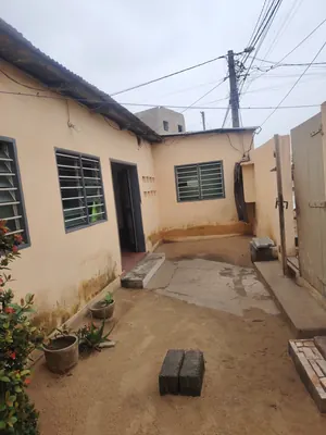 Maison sur demi-lot en angle de rue à vendre à Ablogamé – 50 millions FCFA — photo 2