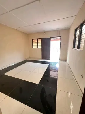 Mini villa à vendre sur demi-lot de 300 m² à Adidogomé Sagbado Logoté – 20 millions FCFA