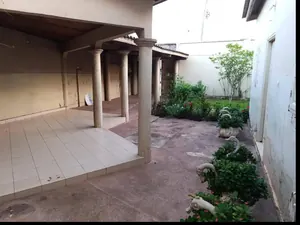 Maison en vente au bord du goudron à Zanguera, Rond-point du Grand Marché – 35 millions FCFA — photo 3