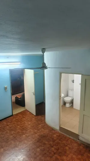 Villa duplex R+2 de 9 chambres en vente à Attikoumé Attikpa à 300 m du goudron – 150 millions FCFA — photo 3