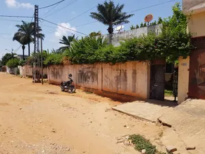 Terrain 150 m² en vente à Nukafu – 15 millions FCFA — photo 2
