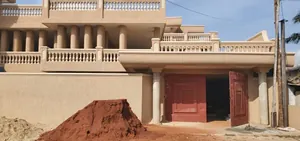 Villa duplex 9 pièces à vendre à Nyékonakpoè sur 900 m² – 380 millions FCFA