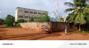 Vente de terrain à Adidogomé Sagbado, 1 lot à déduire sur 2 lots, clôturé – 30 millions FCFA — photo 3