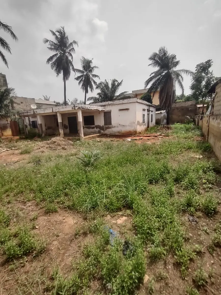 Maison en vente sur lot dépassé à Tokoin Protestant, Lomé – 90 millions FCFA