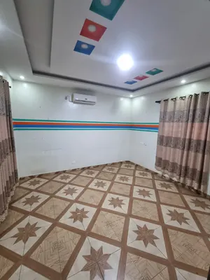 Vente d'une villa à Hountigomé, angle de rue, R+2, 447 m², proche du goudron – 250 millions FCFA — photo 5