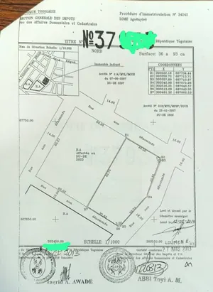 Terrain 6 lots en vente à Agoè Koffi Panou – Lomé, 3600 m², titre foncier personnel
