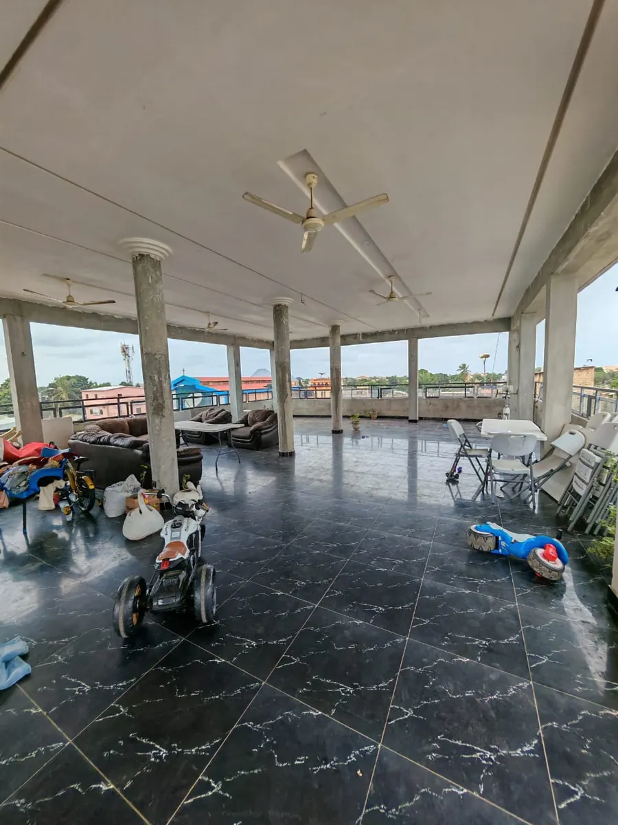 Villa duplex 4 chambres 300 m² en vente en bordure de goudron à Attiégou – 90 millions FCFA