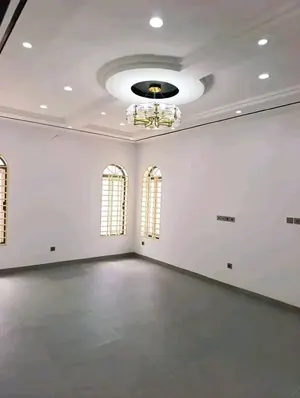 Location d'une boutique à Agoé Logopé, 31,5 m², dallée avec sanitaires internes, proche du goudron – 25 000 FCFA/mois — photo 9