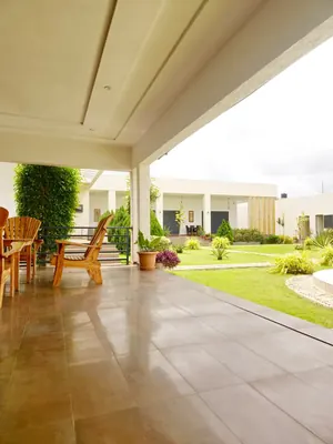 Vente d'une villa à Agoè Legbassito, 7 chambres, 1958 m², avec piscine et jardin, titre foncier personnel – 400 millions FCFA — photo 9