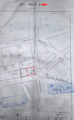 Vente d'un terrain à Nyékonakpoè, 286 m², angle de rue, bord du goudron – 65 millions FCFA